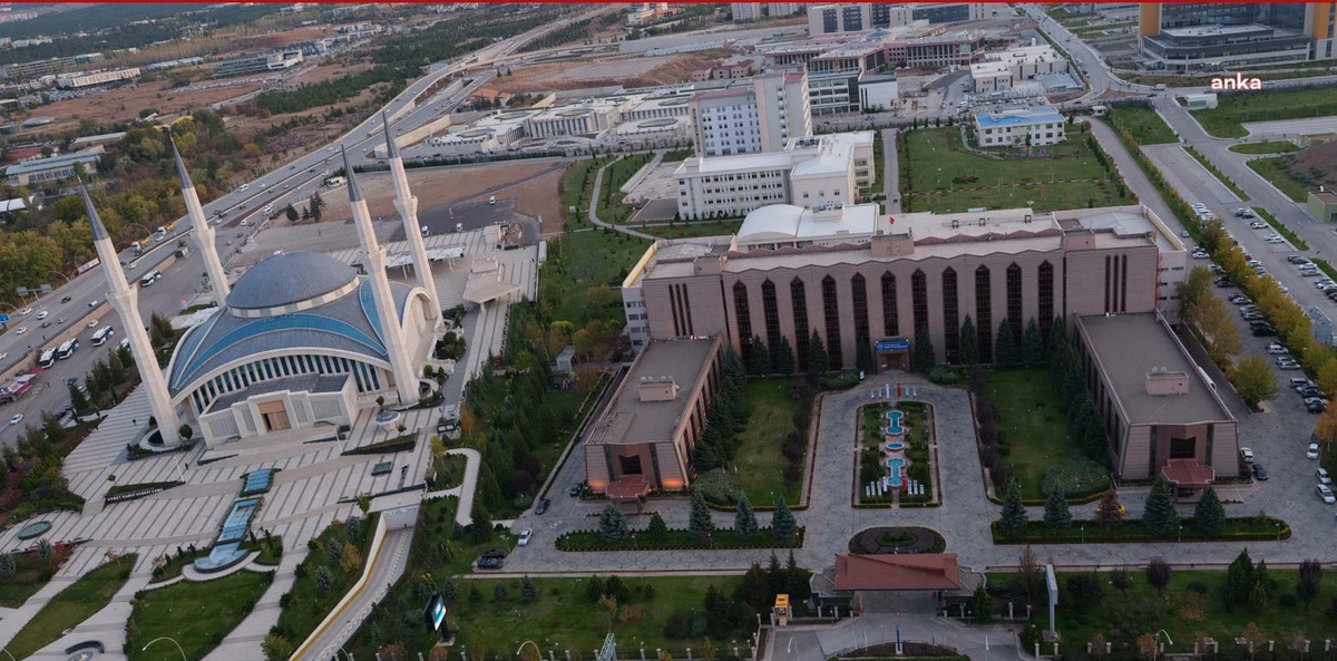 Diyanet, Cuma Hutbesi Metnini Yayınladı: "Müslüman Rüşvetten Uzak Durur. Devlet Malını Gözü Gibi Korur, Asla İsraf Etmez ve Devlet Malını Gasp Etmez"
