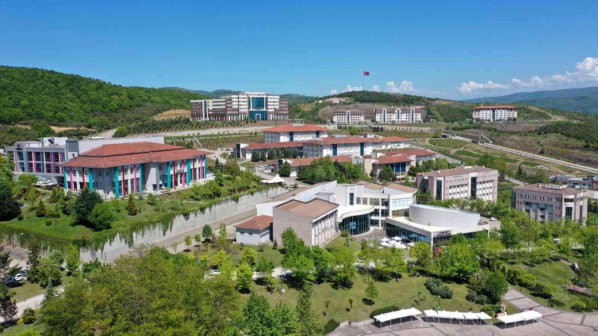 Düzce yerel haberleri: Dünya sıralamasında Düzce Üniversitesi ülkede 8. Oldu