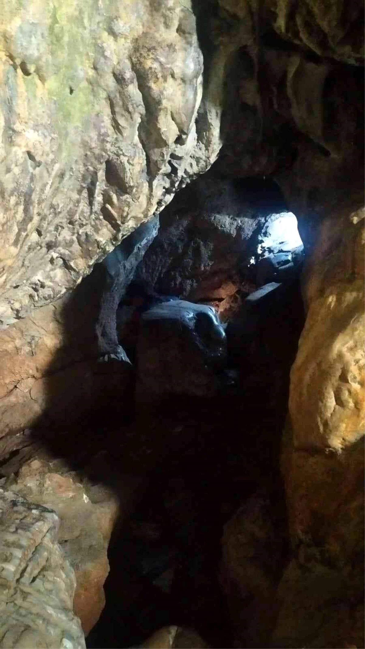 Son dakika haberi: Eshab-ı Kehf Mağarasında sıkışan kişiyi itfaiye ekibi kurtardı