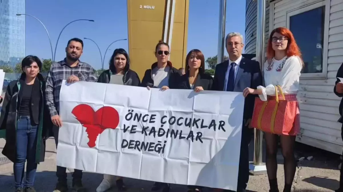 Gamze Taşcıer\'den \'Hpv Aşısı\' Açıklaması: "Sgk Ulusal Aşı Takvimine Bu Aşıyı Almadığı Sürece Bizler Mahkeme Kapılarında Hakkımız Arayacağız"