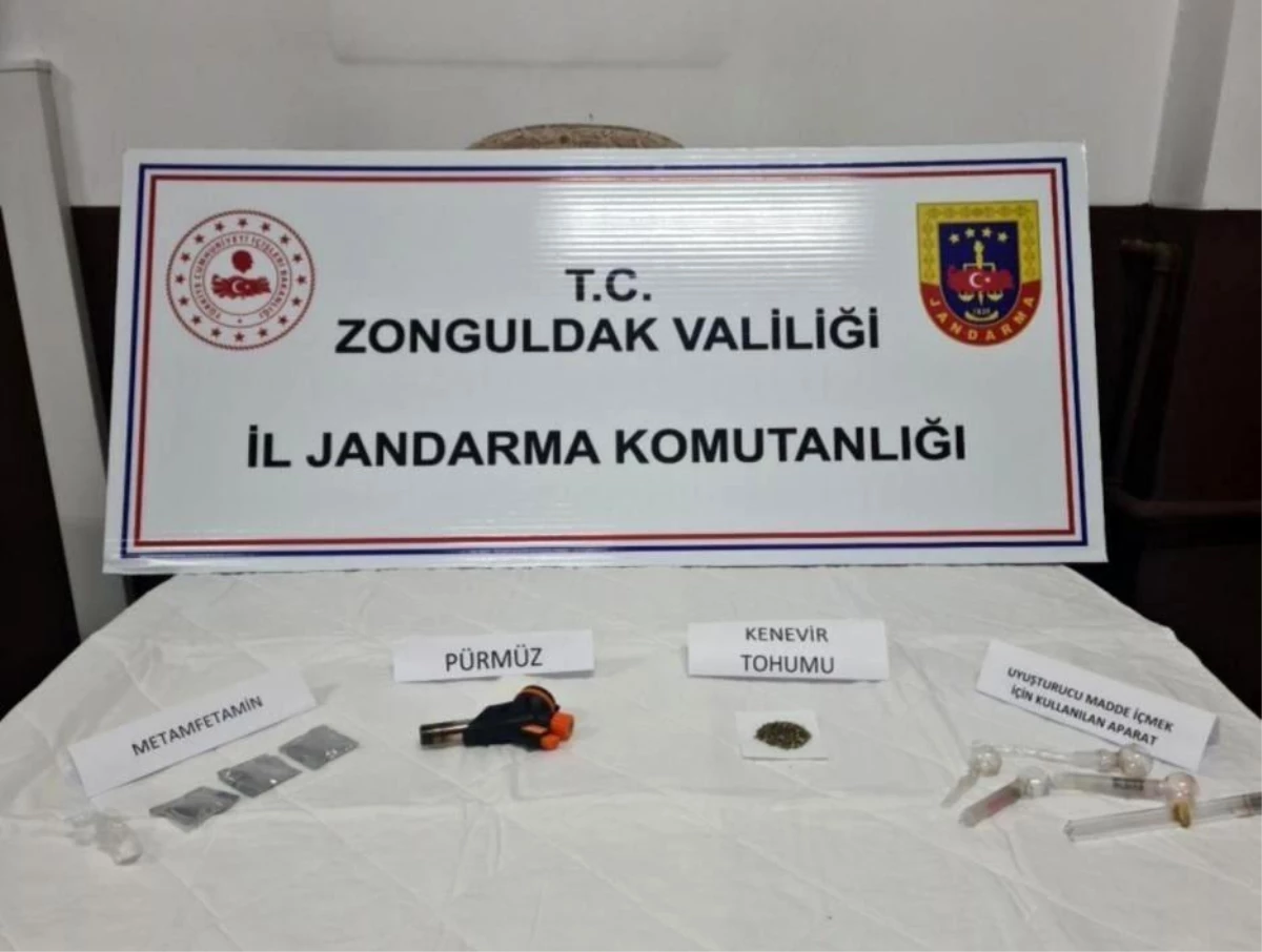 Hakkında arama çıkan 2 kişi jandarma ekiplerince yakalandı