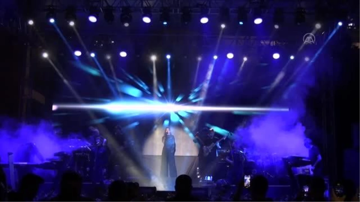 Kahramanmaraş haberi: KAHRAMANMARAŞ - Şarkıcı Bengü Kahramanmaraş\'ta konser verdi