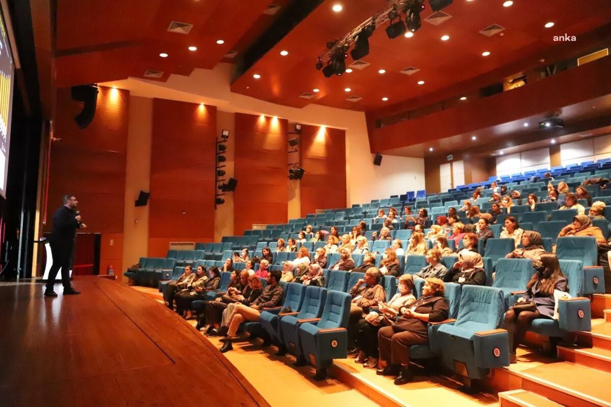 Kartal Belediyesi\'nden, Kartallı Kadınlara Dijital Girişimcilik Semineri