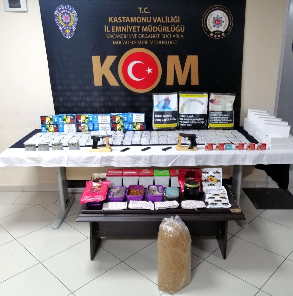 Kastamonu 3. sayfa haberleri: Kastamonu\'da polis ekiplerinden kaçak tütün operasyonu