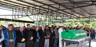 Kazada hayatını kaybeden genç kurye toprağa verildi