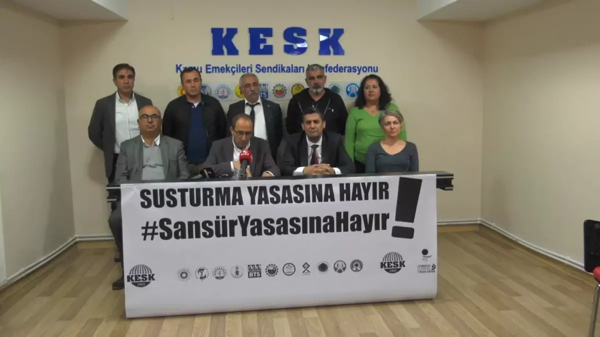 Kesk\'ten \'Sansür Yasası\' Açıklaması: "Geçmişte Birlikte Yol Aldıkları Kimi Kişilerin İfşalarını On Milyonlar Takip Ettikçe Akp-Mhp İktidar Bloğu...