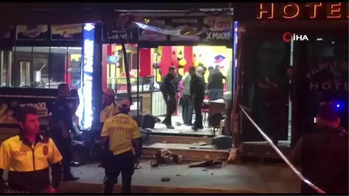 Kontrolden çıkan kamyonet dükkana daldı, genç doktor hayatını kaybetti