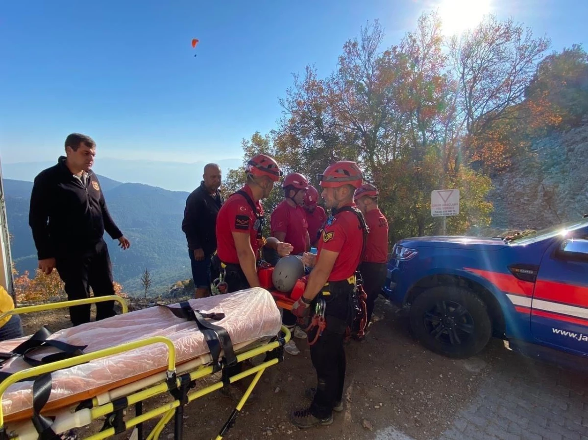 Muğla haberleri! Muğla\'da yamaç paraşütüyle kayalıklara düşen turist yaralandı