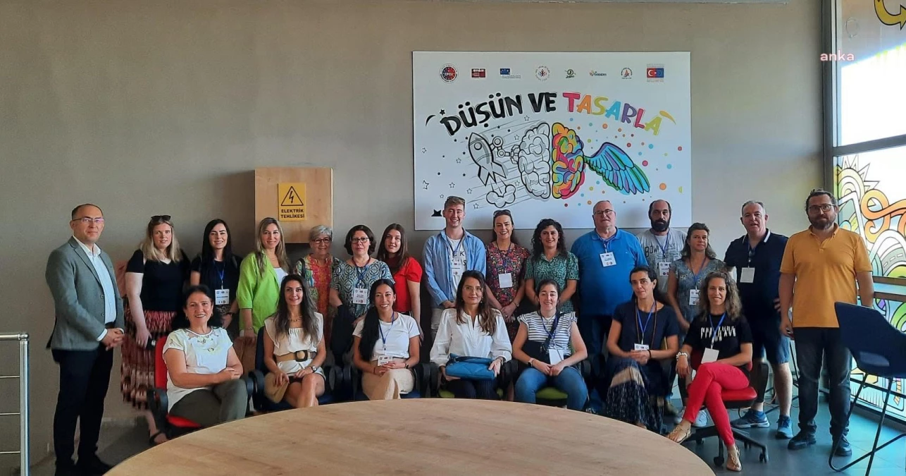 Antalya haber... Muratpaşa Belediyesi Assim Teknoloji Merkezi\'ne Yabancı Öğrencilerden Ziyaret