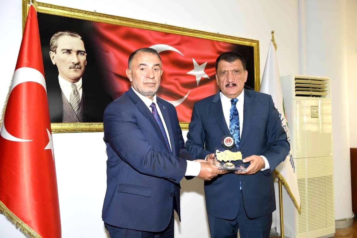 Öndeş\'den başkan Gürkan\'a ziyaret