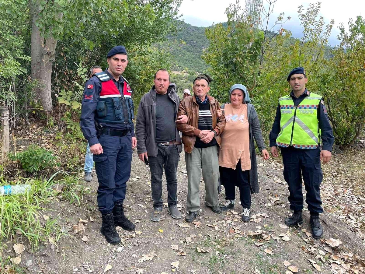 Tokat 3. sayfa: Tokat\'ta kayıp alzheimer hastası tarlada bulundu
