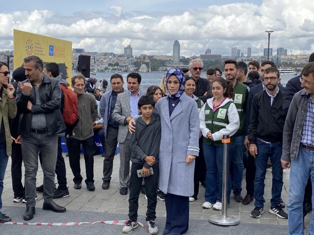 Üsküdar Meydanı'nda sigaradan ölenlerin eşyaları sergilendi