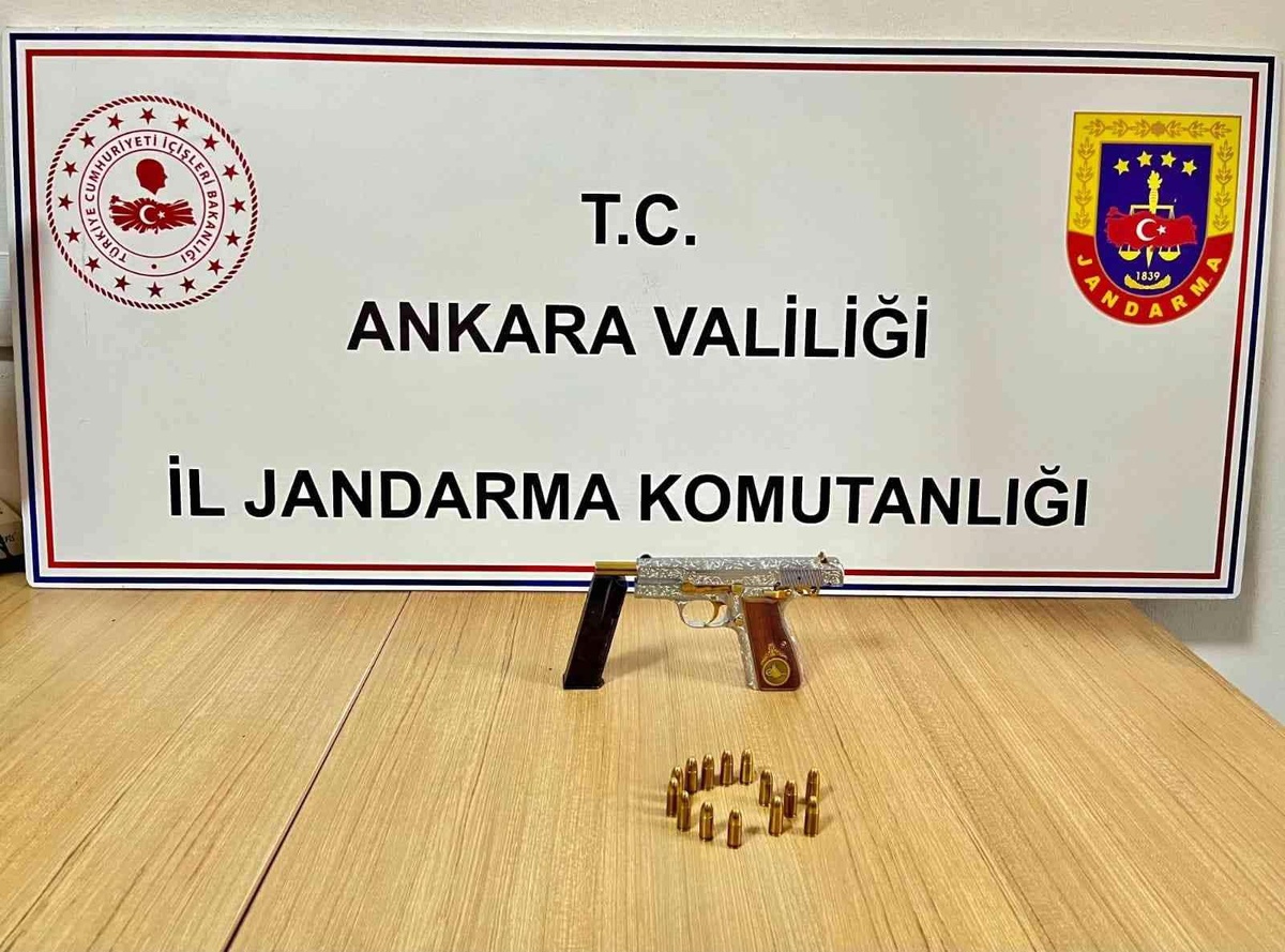 Üst araması yapılan şahsın üzerinden tabanca ile kurşun çıktı
