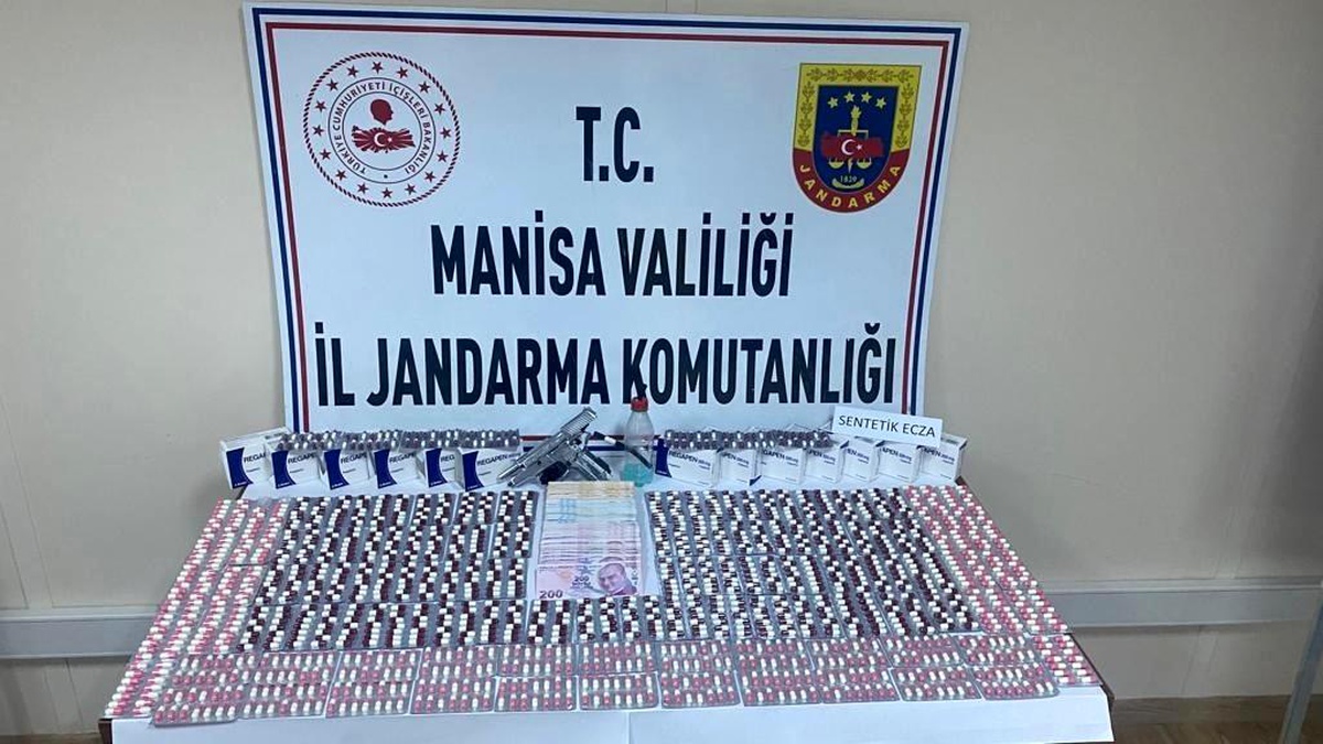 Son dakika 3. sayfa: Uyuşturucu ile yakalanan 3 şüpheli gözaltına alındı