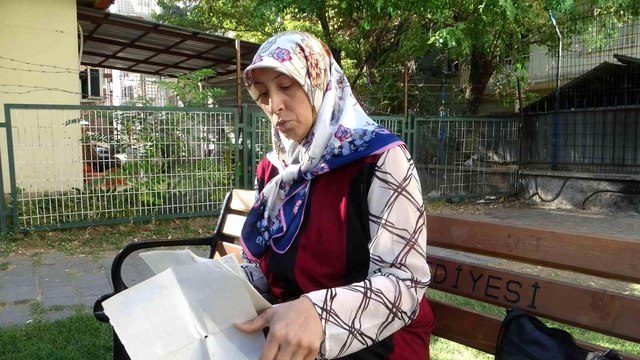 Yıllar sonra evlatlık olduğunu öğrenince biyolojik ailesini bulmak için yollara düştü Yıllar sonra evlatlık olduğunu öğrenince biyolojik ailesini bulmak için yollara düştü