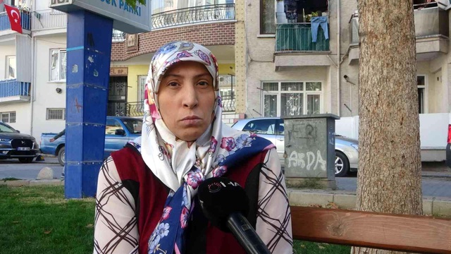 Yıllar sonra evlatlık olduğunu öğrenince biyolojik ailesini bulmak için yollara düştü Yıllar sonra evlatlık olduğunu öğrenince biyolojik ailesini bulmak için yollara düştü