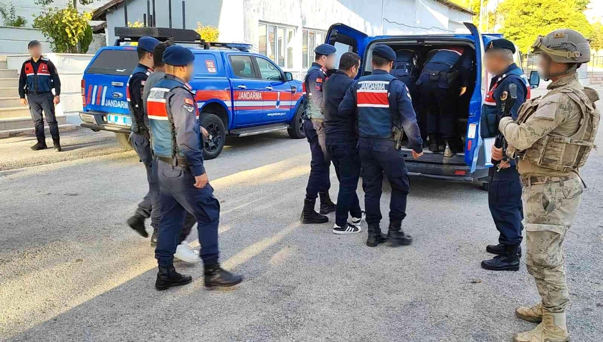 Yozgat 3. sayfa: Yozgat\'taki DEAŞ operasyonunda 4 tutuklama