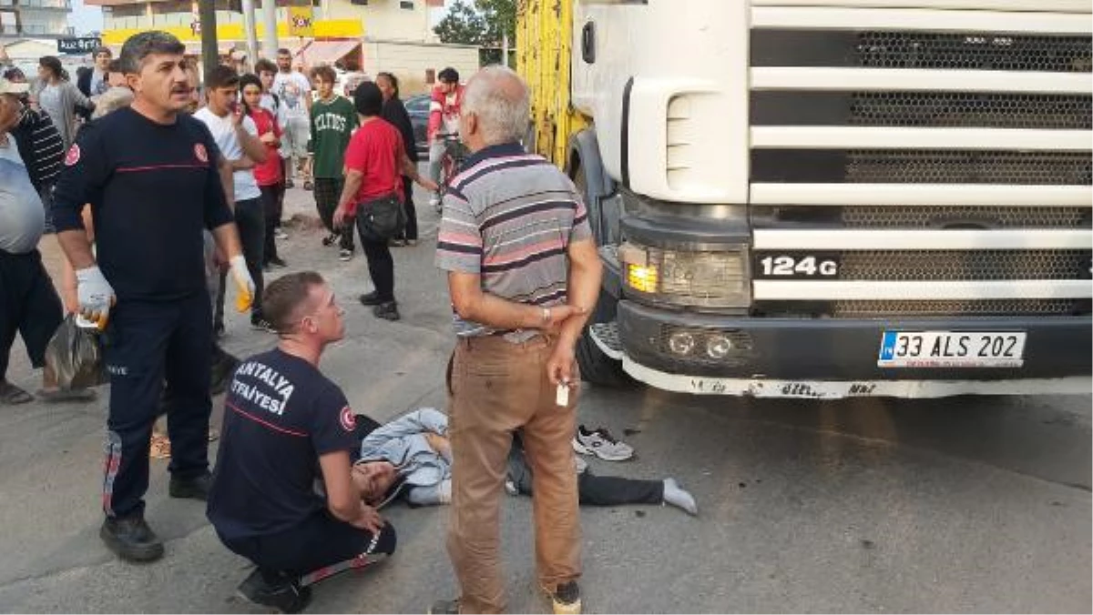 Son dakika haberleri... Bisikletiyle kamyonun altında kalan liseli Muhammet, yaralı kurtuldu