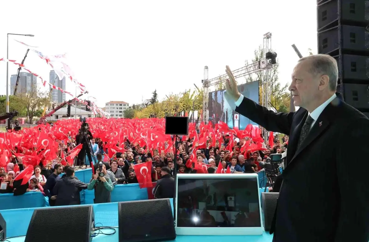 Cumhurbaşkanı Erdoğan: "Türkiye yüzyılını ülkemizin lokomotif şehri İstanbul ile birlikte tasarladık, inşallah birlikte inşa edeceğiz"