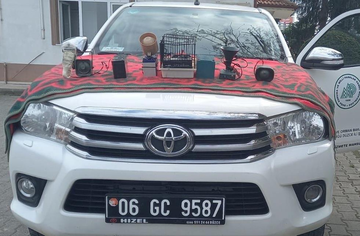 Düzce haberi... Düzce\'de kaçak avcıların ses cihazlarına el konuldu