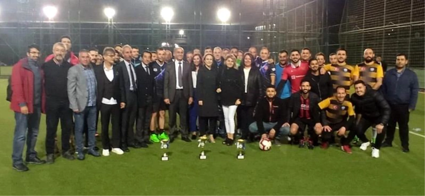 ESOGÜ Birimler Arası Futbol Turnuvası\'nda kupanın sahibi belli oldu
