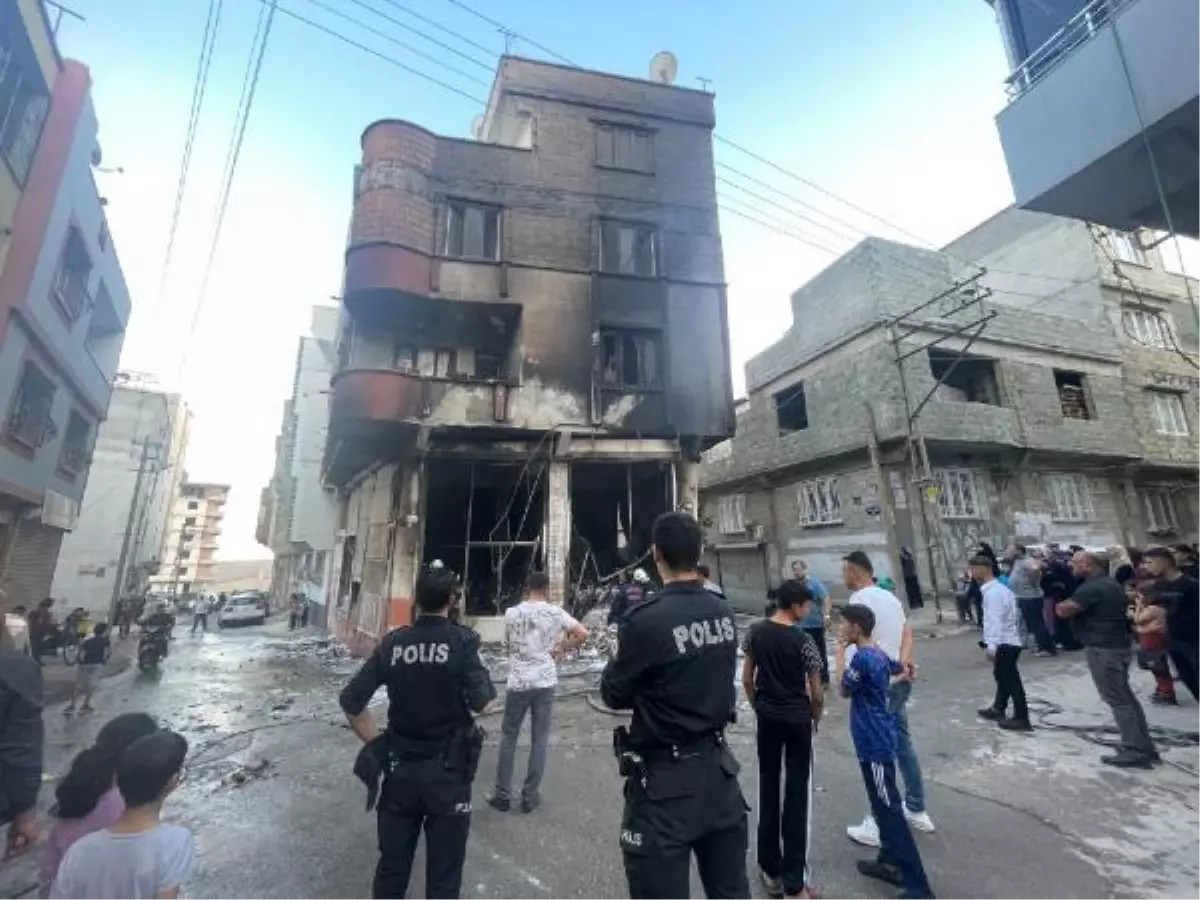 GAZİANTEP\'TE ECZA DEPOSUNDA YANGIN