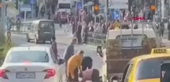Son dakika haberleri... Kadınların sokak ortasındaki kavgası kamerada