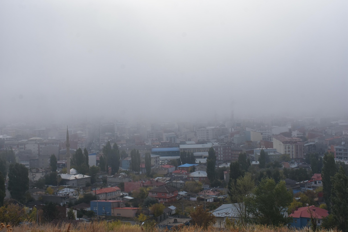 Kars haberi | Kars\'ta etkili olan sis sürücülere zor anlar yaşattı
