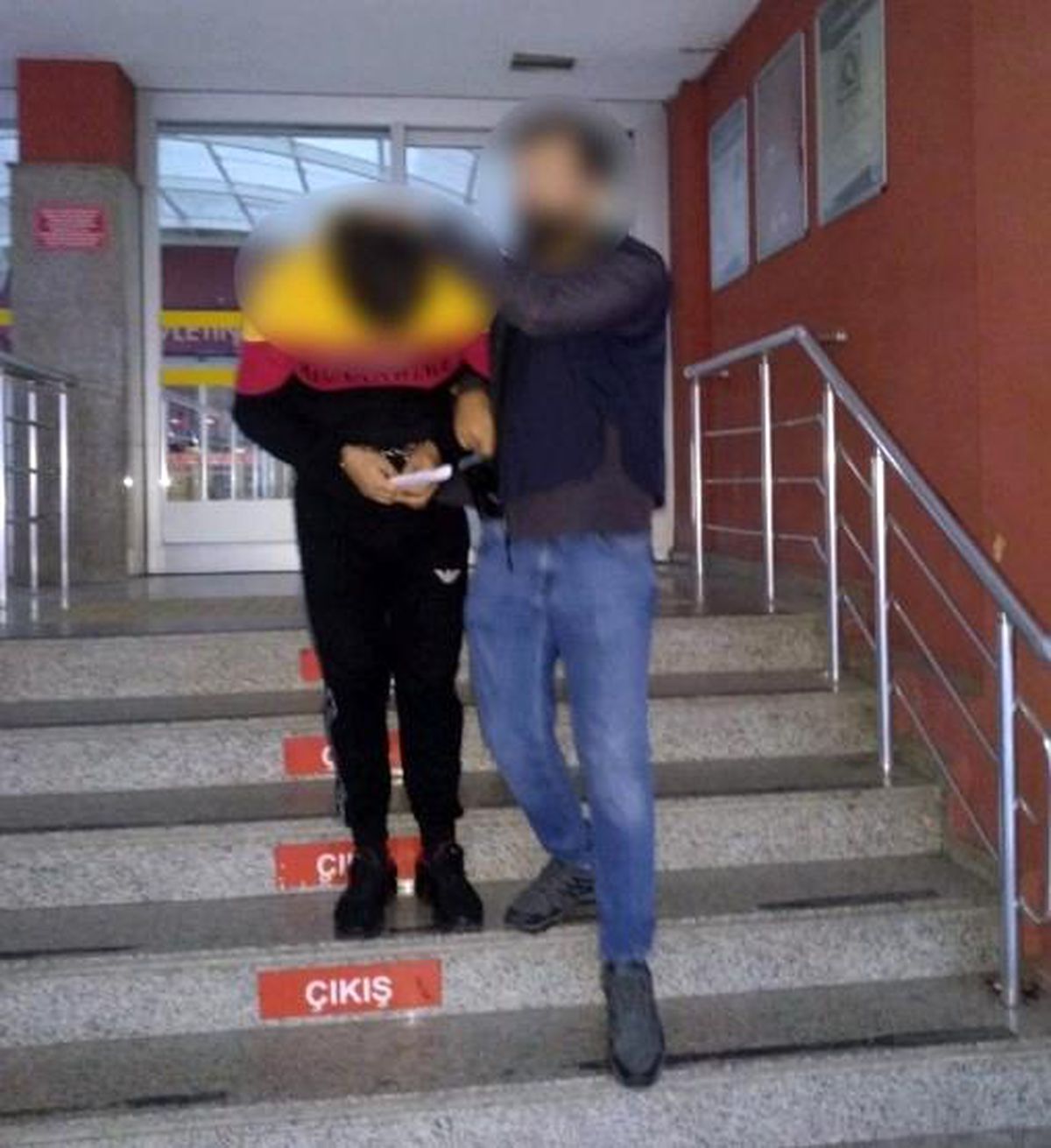 Kocaeli haberleri... Kocaeli\'de durdurulan araçta 9 düzensiz göçmen yakalandı