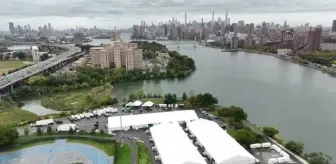 New York'ta göçmenler için yapılan acil durum çadırlarının inşası tamamlanıyor