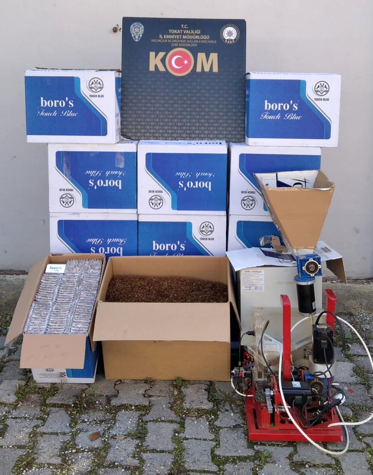 Tokat haberi | Tokat\'ta bir ikamette 100 bin makaron ele geçirildi