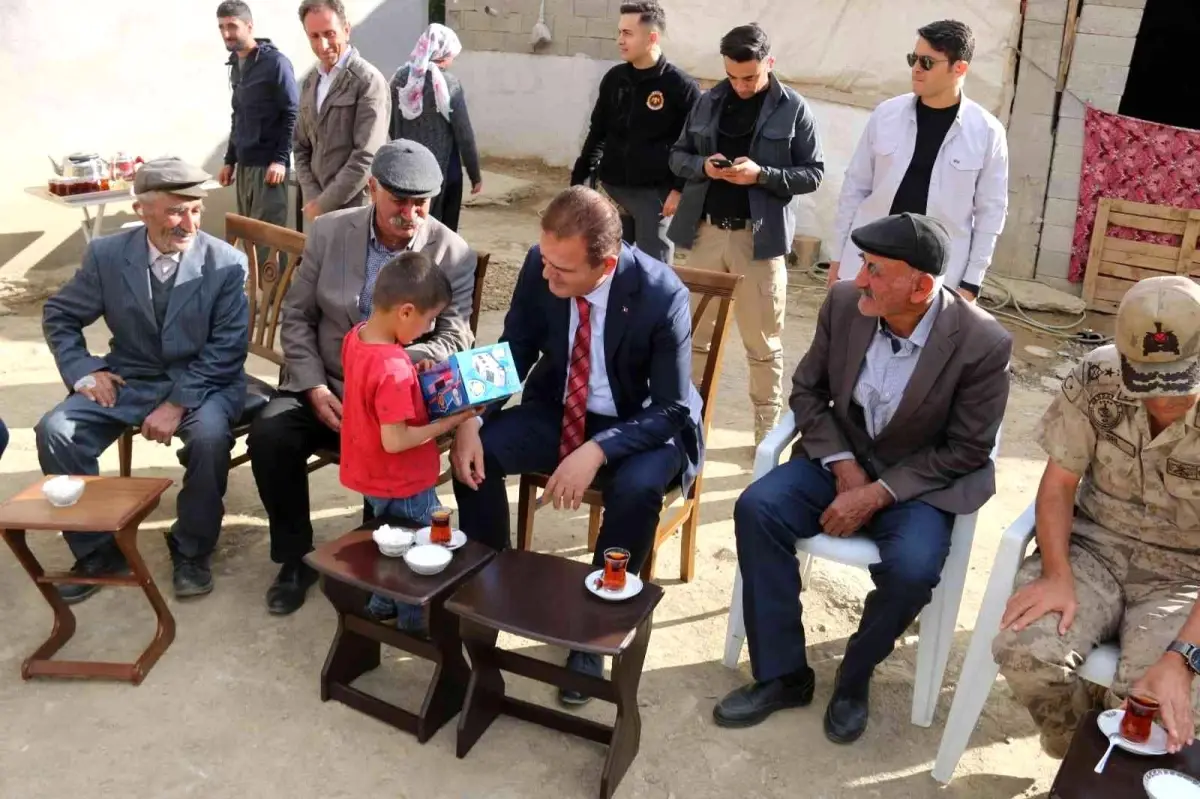 Vali Akbıyık Çaltıkoru köyünü ziyaret etti