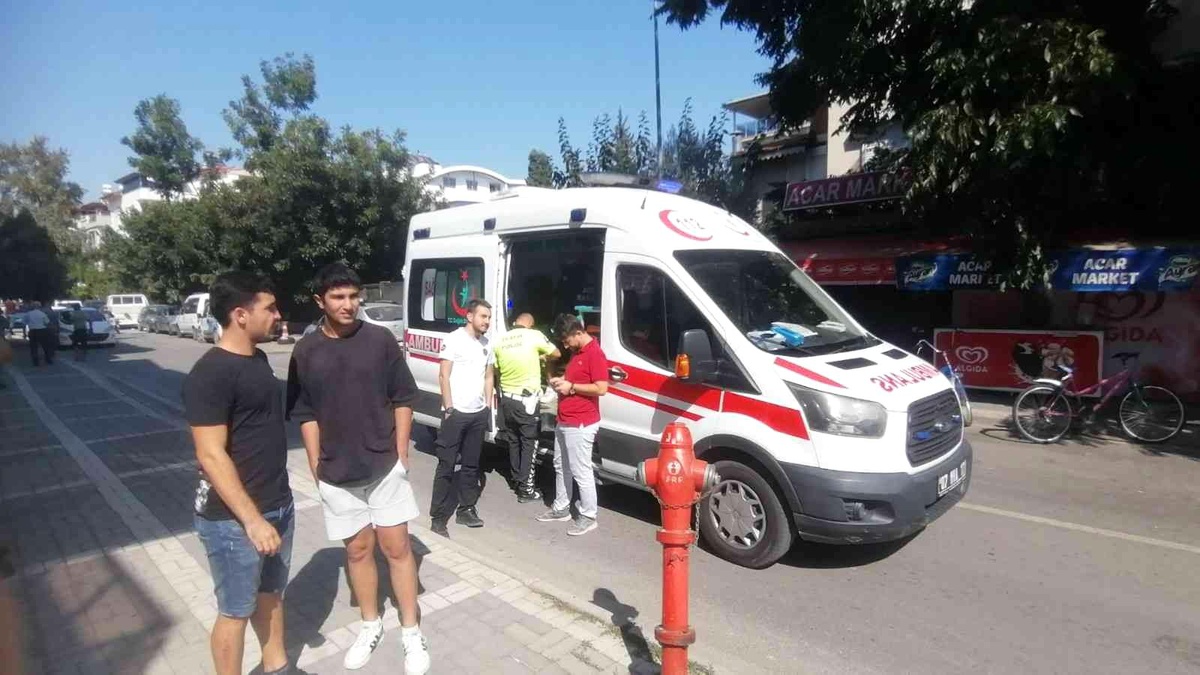 Son dakika haber... Zincirleme kazada yaralanan sürücü ambulansta ağladı