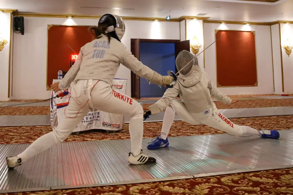 Antalya spor haberleri | Antalya\'da Büyükler Kılıç Uluslararası Eskrim Açık Turnuvası düzenlendi