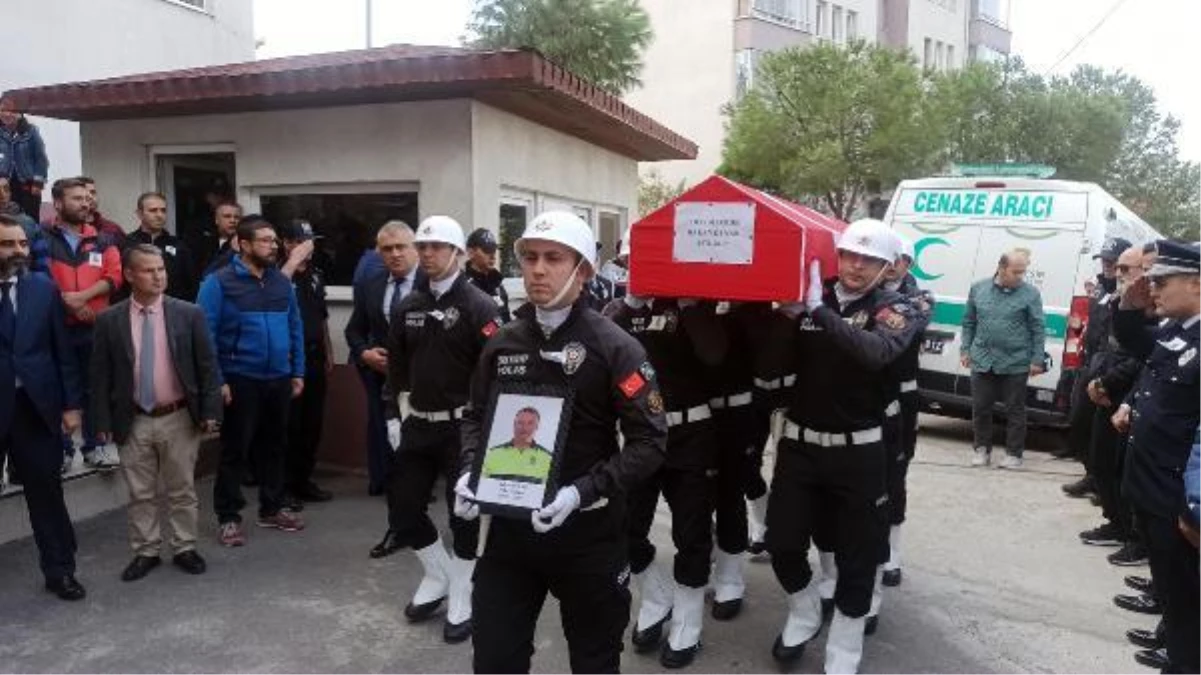 Son dakika haberi! Beyin kanamasından ölen trafik polisinin cenazesi, Eskişehir\'e gönderildi
