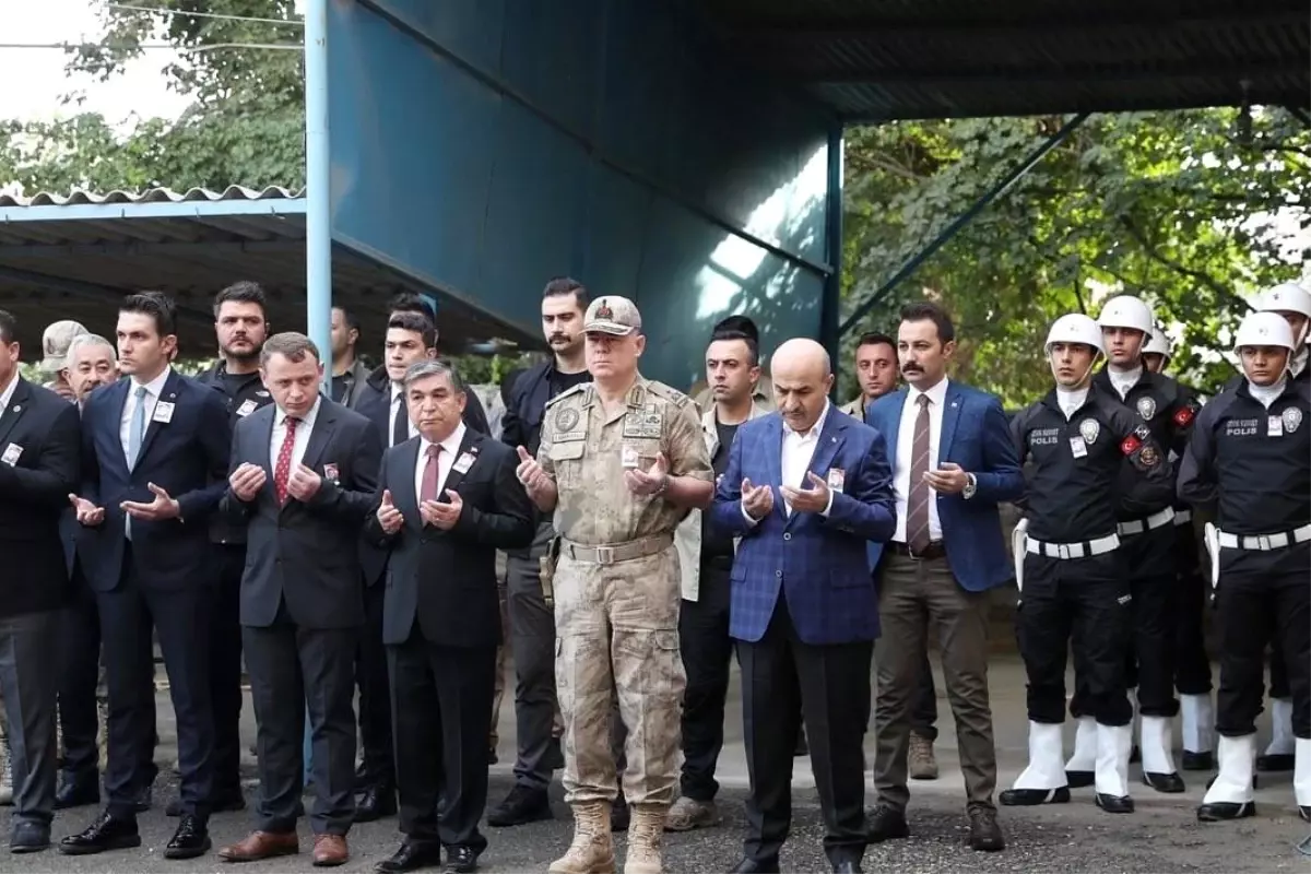 Son dakika haberleri | Görevi başında şehit olan polis memuru, törenle son yolculuğuna uğurlandı