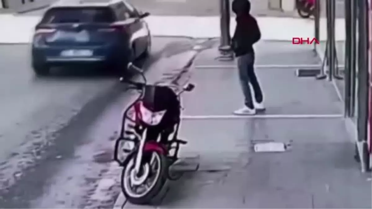 HATAY\'DA MUHTARIN MOTOSİKLETİNİ ÇALAN HIRSIZ YAKALANDI