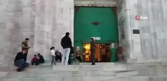 Hırsızlar turistlerin pasaportlarını çaldı