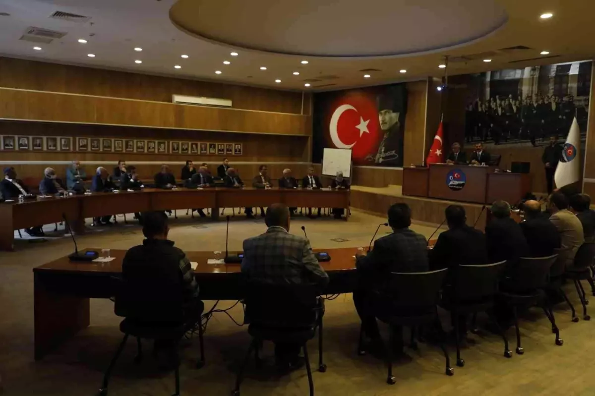 Kars haberleri... Kars Belediyesi\'nde muhtarlar toplantısı yapıldı