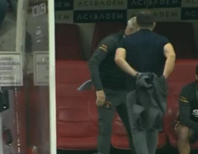 Okan Buruk, Galatasaraylı futbolcuların sahadaki halini görünce çılgına döndü