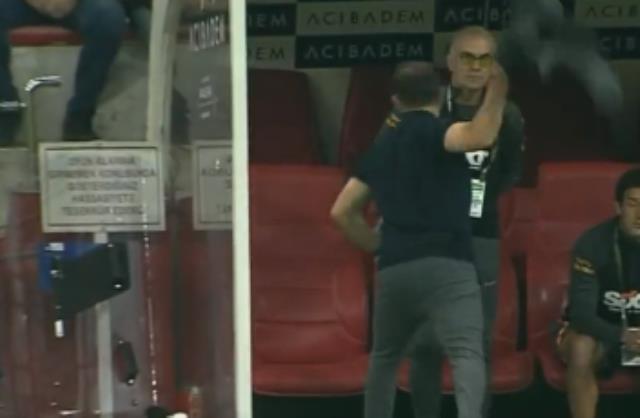 Okan Buruk, Galatasaraylı futbolcuların sahadaki halini görünce çılgına döndü