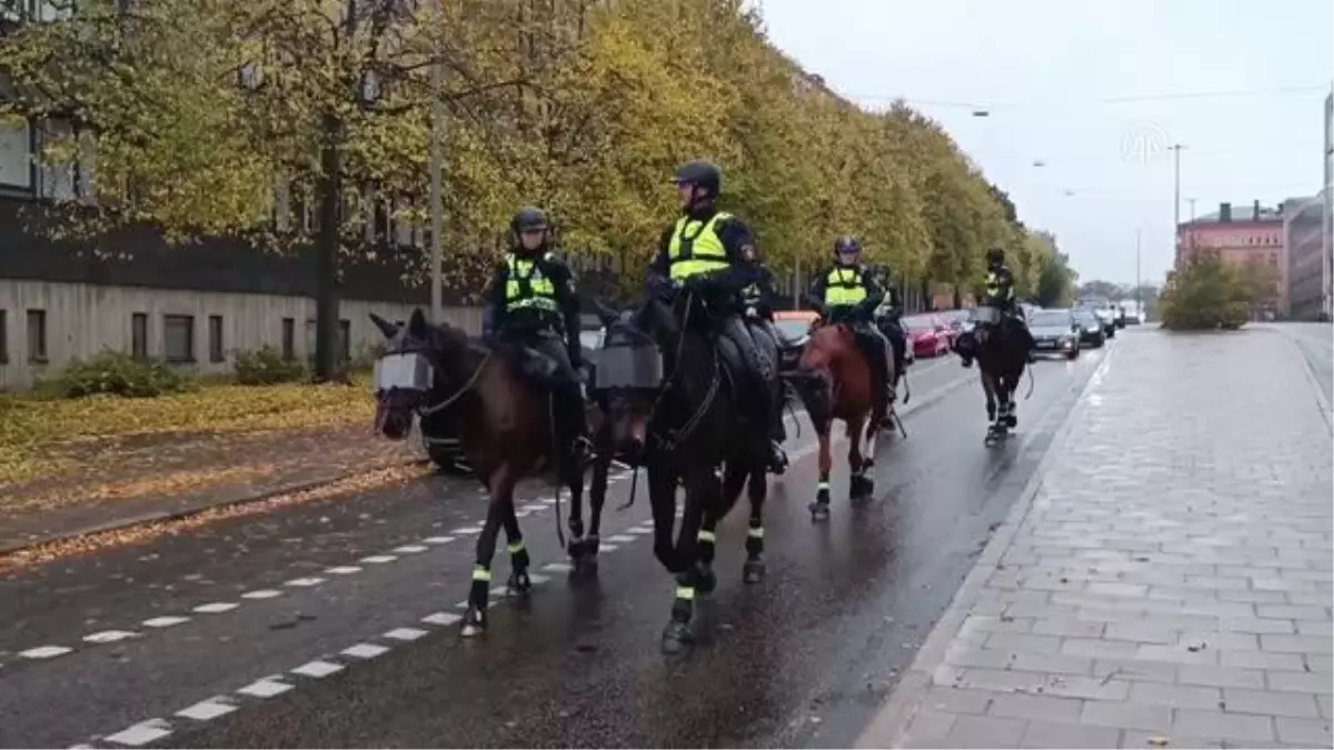 STOCKHOLM - İsveç\'te Cumhurbaşkanı Erdoğan\'a hakaret içerikli program yayımlayan SVT protesto edildi