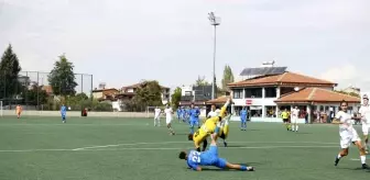 4 kırmızı kartın olduğu karşılaşma 2-2 sona erdi