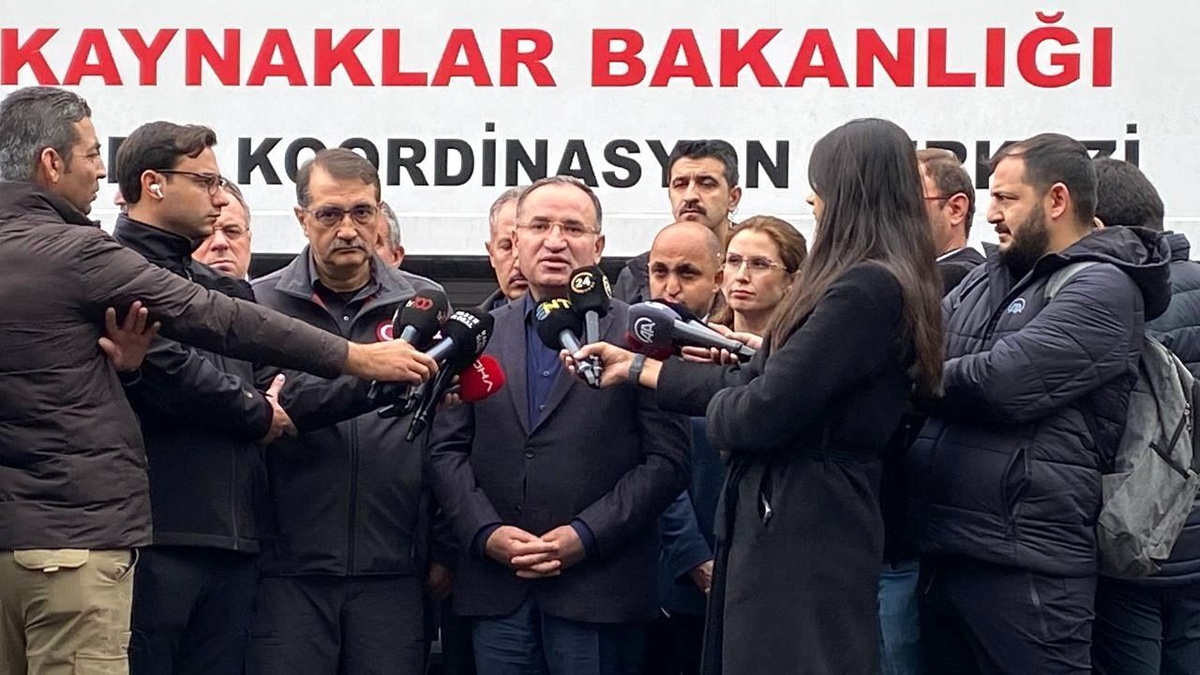 Adalet Bakanı Bozdağ: "5 cumhuriyet savcımız olayın tahkikatını sürdürmektedir"