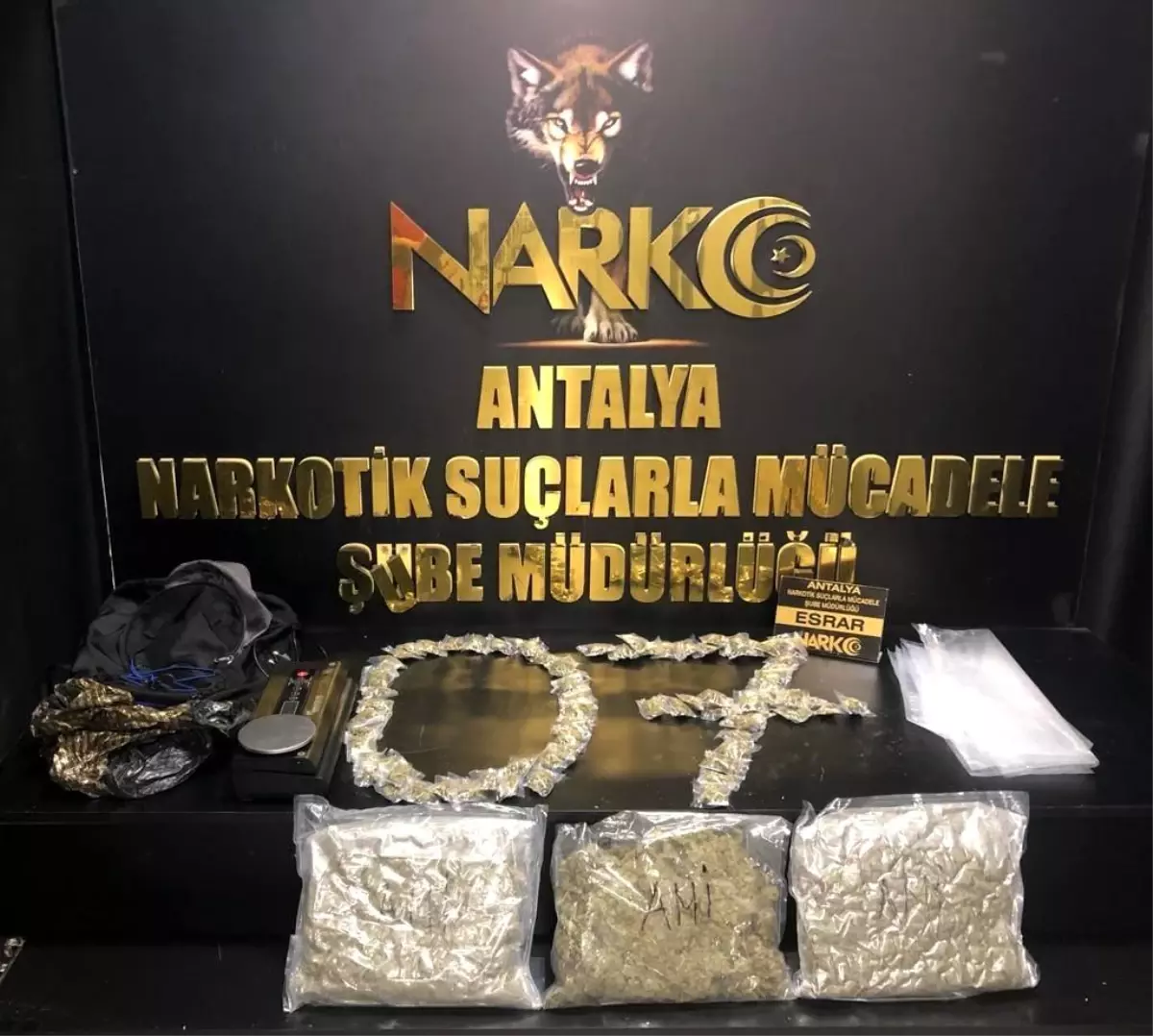 Antalya 3. sayfa haberleri | Antalya\'da 9 kilo esrarın şehre girmesi engelledi