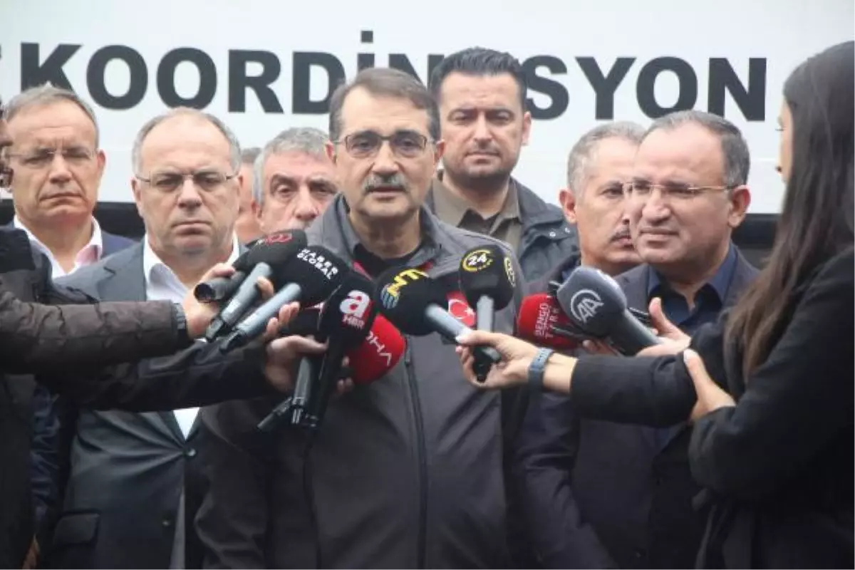 Bakan Dönmez ve Bozdağ, maden faciasının yaşandığı bölgede açıklamalarda bulundu