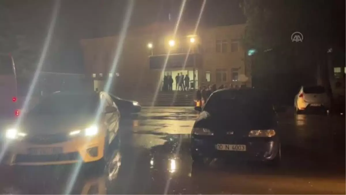 Bıçaklı kavgada 3 kişi yaralandı