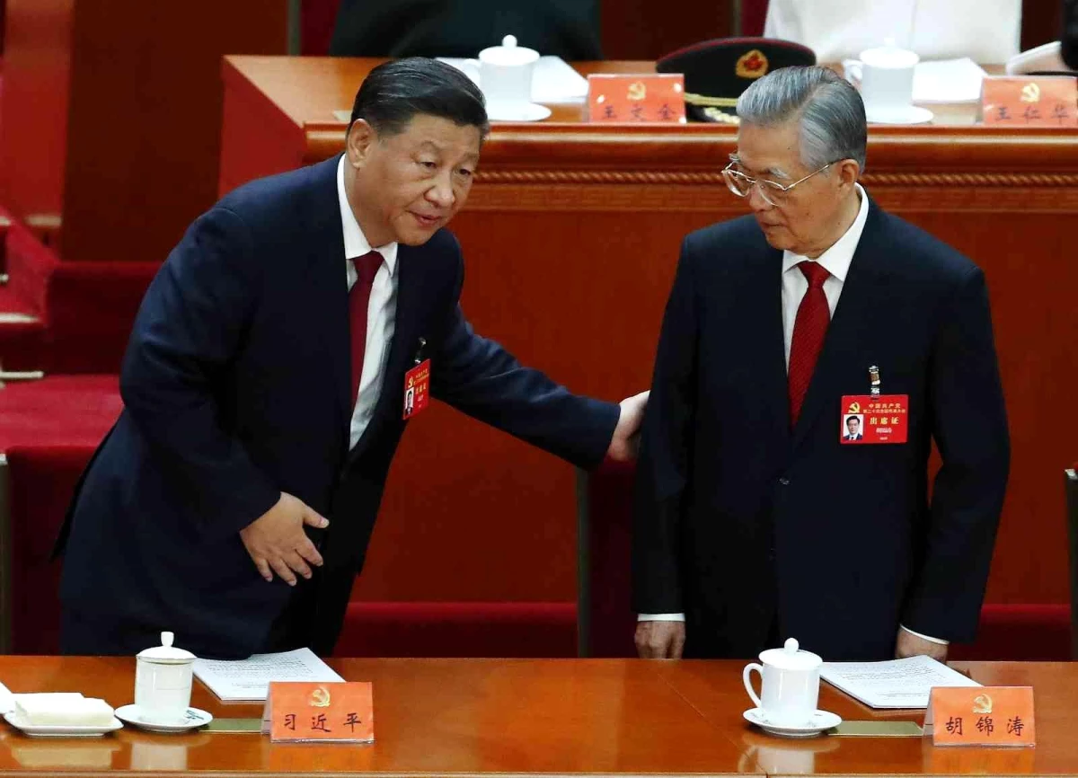 Jinping: "Barışçıl yeniden birleşmenin gerçekleşmesi yönünde ısrar ediyoruz"