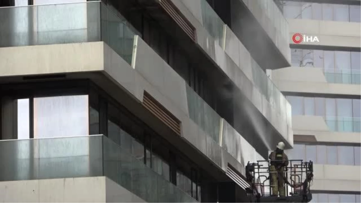 Son Dakika | Kadıköy\'de alevlere teslim olan 24 katlı rezidansta yeniden yangın çıktı