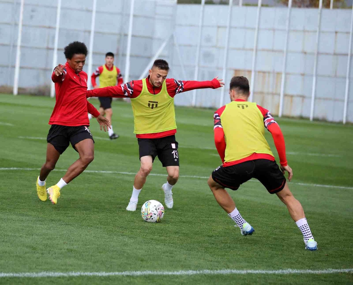 Sivasspor, Giresunspor maçının taktiğini çalıştı